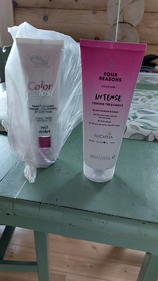Four seasons colour mask fuchsia