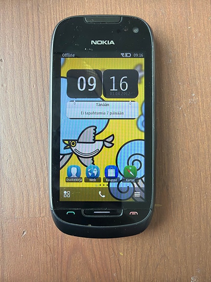 Nokia 701 BELLE-käyttöjärjestelmällä