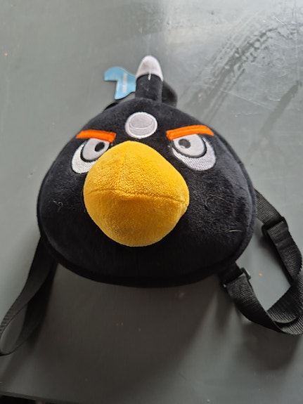 musta angry birds pehmoreppu