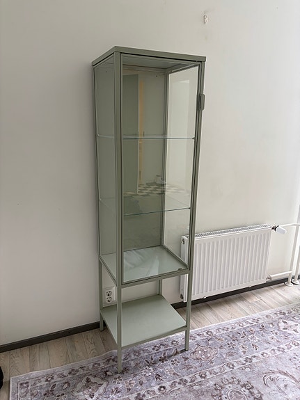 Ikea vitriini