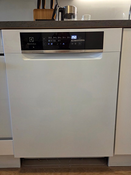 Electrolux 800-sarjan 60 cm astianpesukone, ESZ89400UW