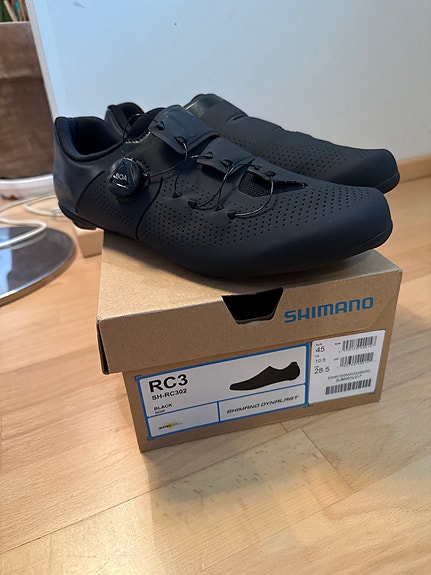 Uudet Shimano RC3 maantiepyöräilykengät koko 45 musta
