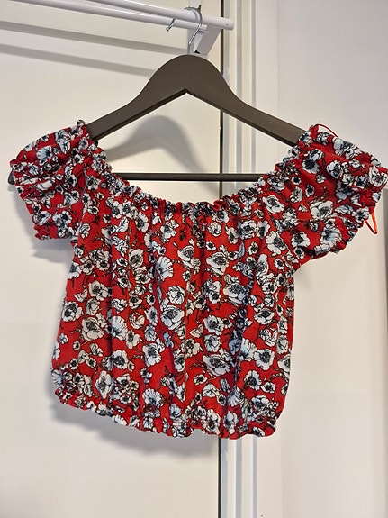 Gina Tricot kukkakuvioinen paita S punainen