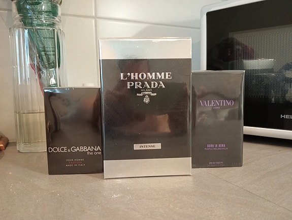 Prada L’Homme, Dolce & Gabbana The One ja Valentino miesten hajuvedet