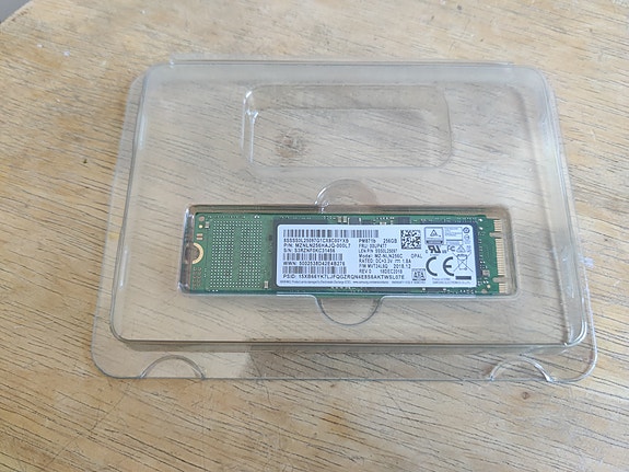 Uusi Samsung MZ-NLN256C 256GB SSD M.2 2280 Sata 6GB/S SSD