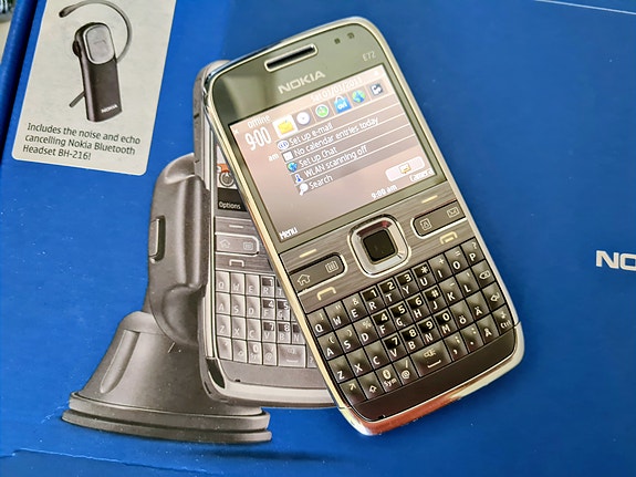 Nokia E72