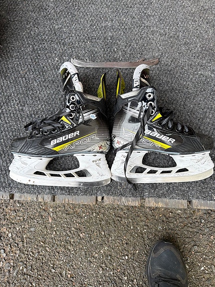 Bauer Vapor X4 jääkiekkoluistimet koko 34 / 1.5 D