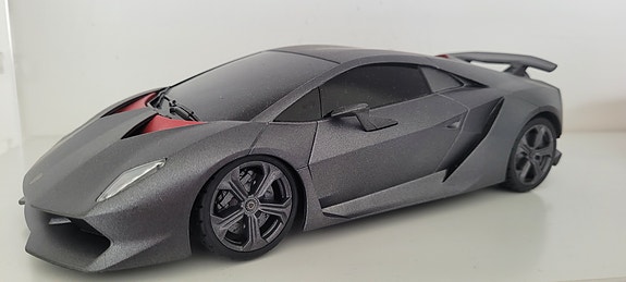 Lamborghini pienoismalli 1/18