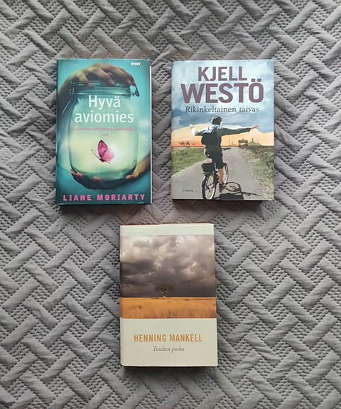 Liane Moriarty, Kjell Westö ja Henning Mankell kirjat