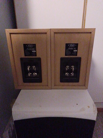 Hyvät hylly kaiuttimet 150w monitor III