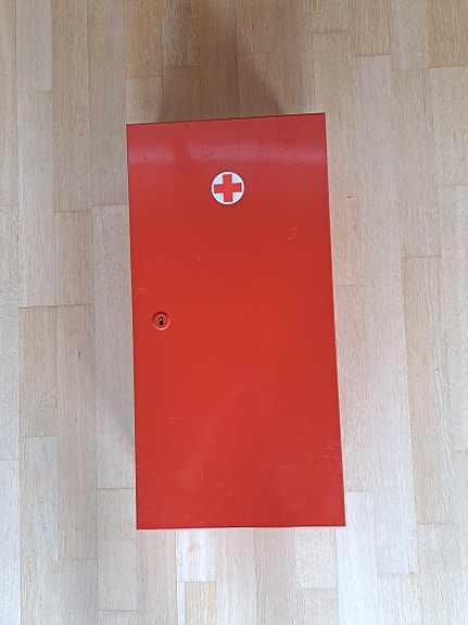 Lääkekaappi ensiapu kaappi retro 60x30x14 vanha lukittava