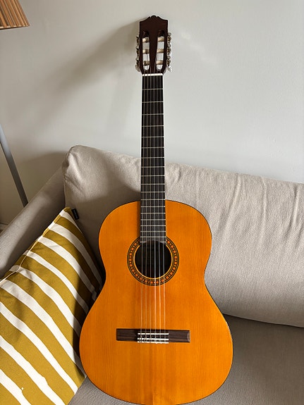 Yamaha CS40 3/4-kokoinen akustinen kitara + kantopussi