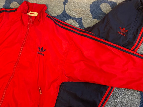 Adidas tuulipuku XS