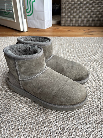 Ugg classic mini II