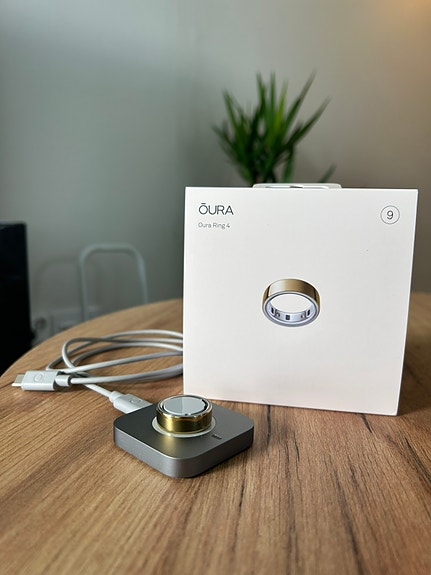Oura Ring 4 Gold, koko 9.