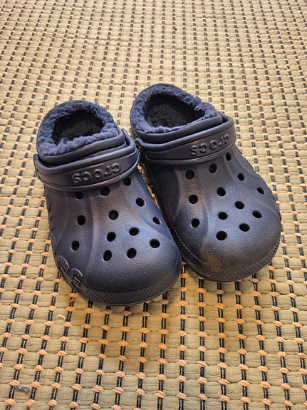 Vuorelliset crocsit C11 (koko 28-29)