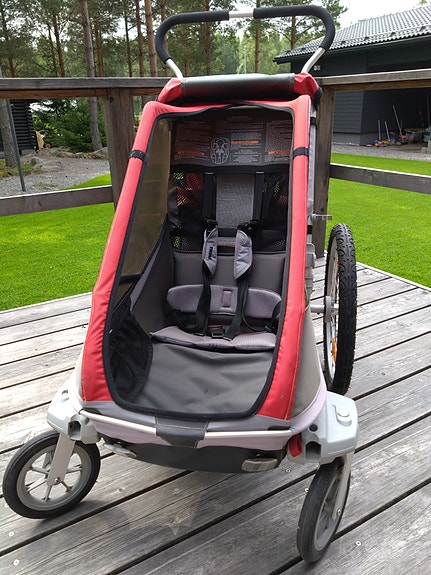 Thule Chariot Cougar-pyöräkärrä