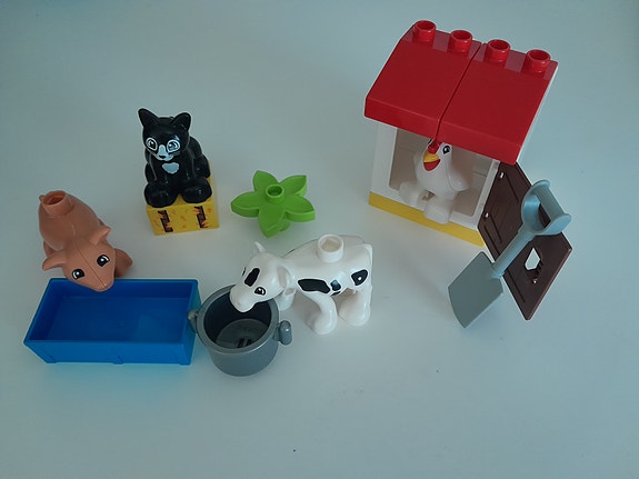 Lego Duplo 10870: Maatilan eläimet