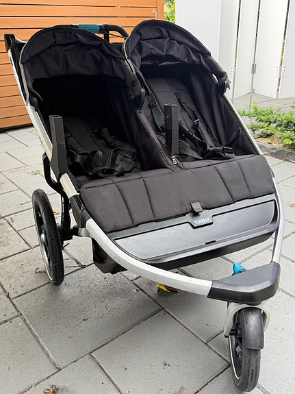 Thule Urban Glide 2 tuplarattaat + vaunukoppa