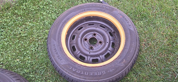 Opel 14" käännetyt vanteet uusilla kumeilla