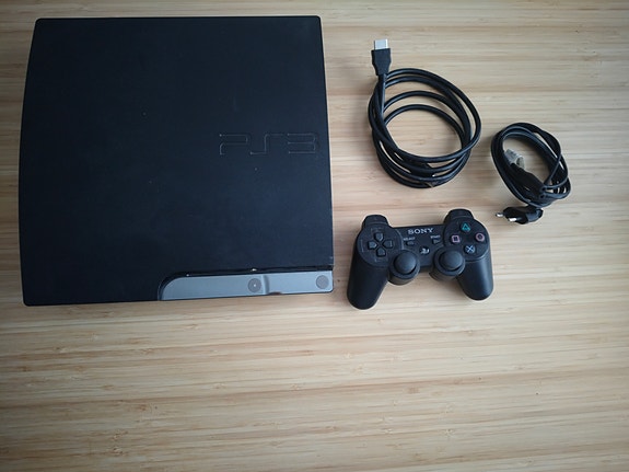 Sony PlayStation 3 konsoli ohjaimella