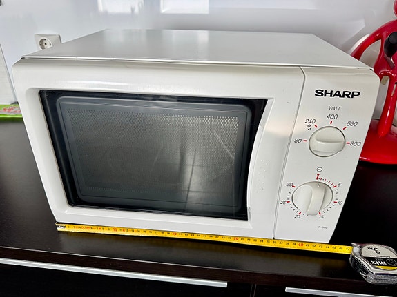 Sharp mikroaaltouuni