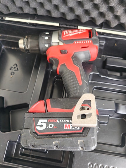 Milwaukee M18+ 2 akkua