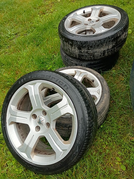 Peugeot 308 vanteet kesärenkailla