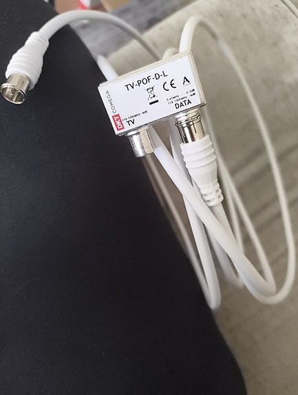 Kaapelimodeemin kaapeli ja tv data haaroitin