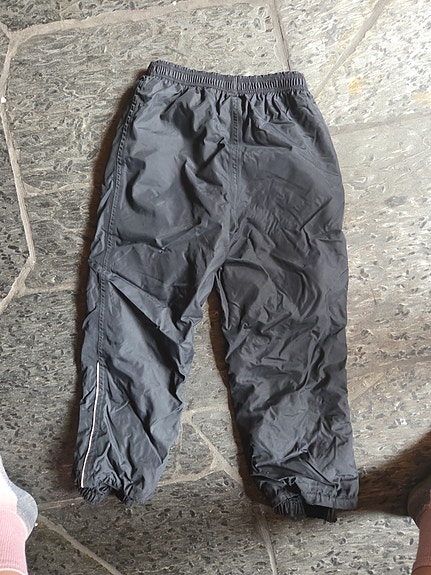 Remu mustat ulkohousut 134 cm