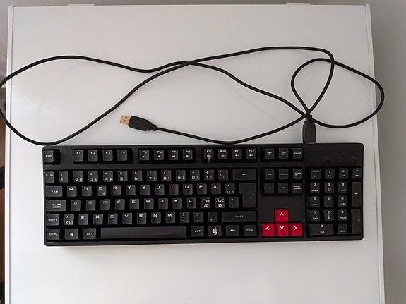 CM Storm Quick Fire XT mekaaninen pelinäppäimistö (Cherry MX Brown)