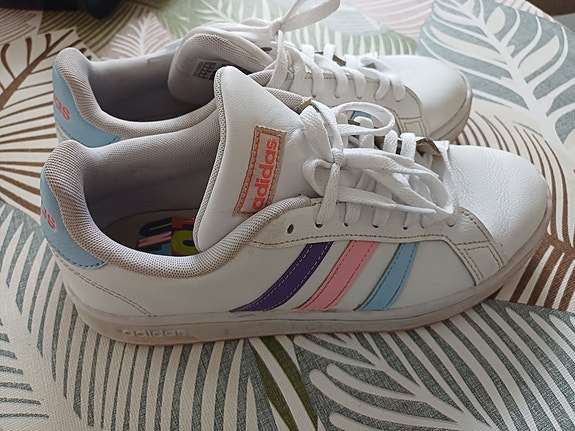 Adidas tennarit valkoinen koko uk 7 40 1/3