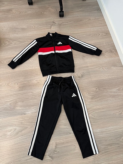 Adidaksen verkkapuku 110 cm