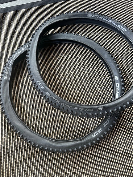 Schwalbe Ice Spiker Pro nastarenkaat 26 x 2.1