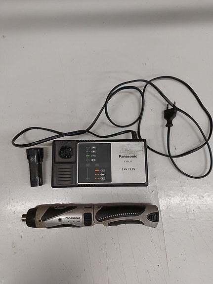 Panasonic EY7410 akkuruuvinväännin