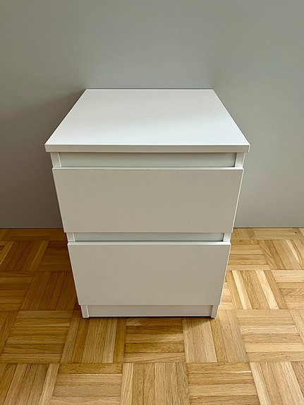 Ikea valkoinen MALM lipasto / yöpöytä 2 laatikkoa