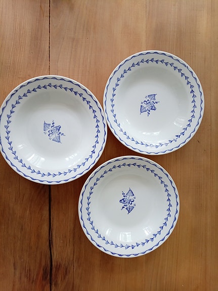 Arabian syvät lautaset