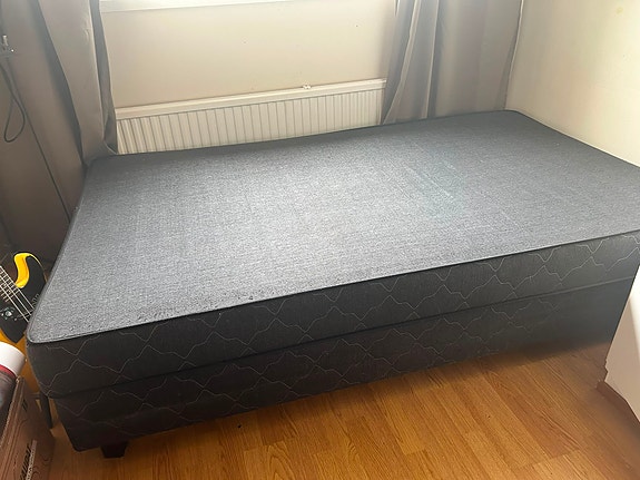 Jenkkisänky ja joustinpatja 120cm