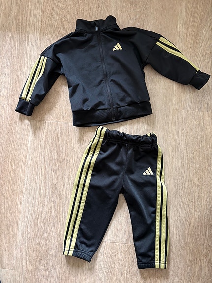 Adidas Essentials lasten verkkapuku (koko 80)