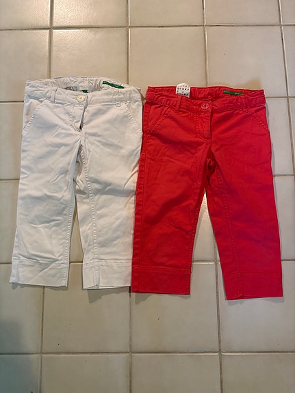 Benetton capri housut koko 122 (valkoinen ja punainen)