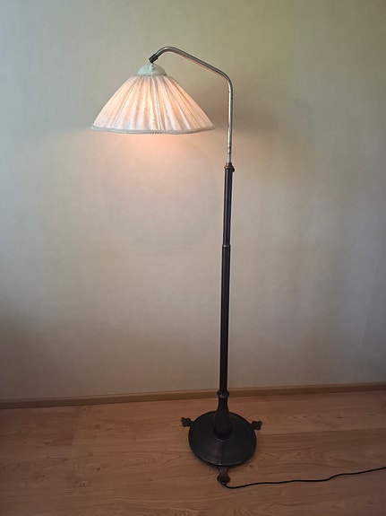 Lattiavalaisin retro