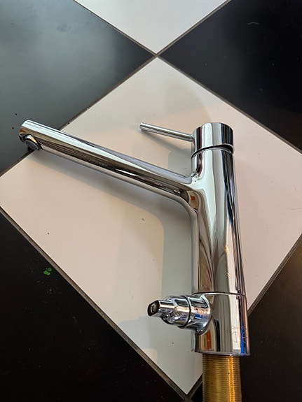 Hansgrohe Talis S -keittiöhana APK-venttiilillä