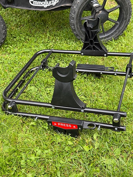 Kaukaloadapteri Emmaljunga Viking Double -tuplarattaisiin
