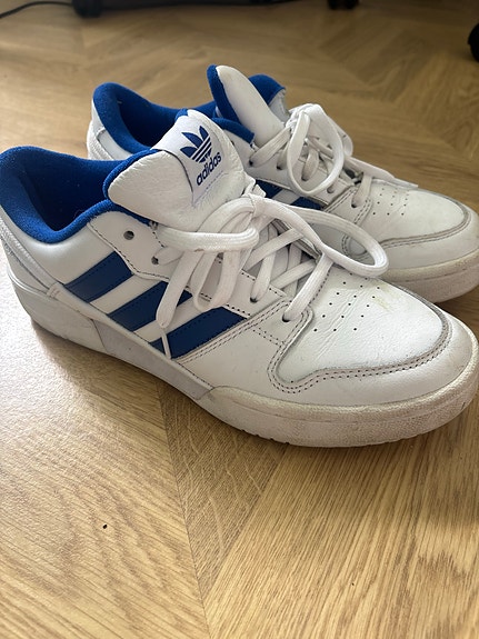 Adidas tennarit valkoinen/sininen koko 40,5 uk7