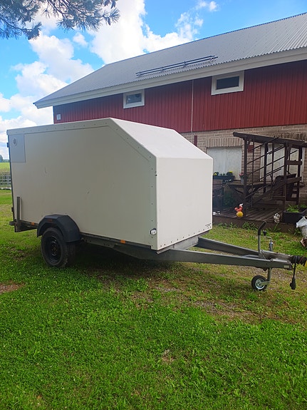 Respo 150F301L147 Jarrullinen peräkärry / kaappivaunu