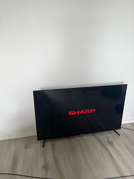 SHARP 55” 4K smart tv (lue kuvaus)
