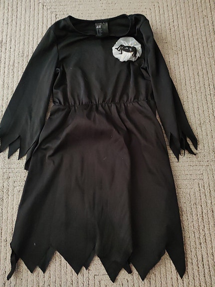 H&M musta noidan naamiaisasu hämähäkillä koko 110/116 unisex