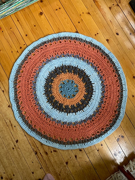 Käsin virkattu pyöreä matto (98 cm)