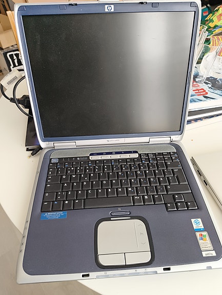HP Pavilion ze4900 kannettava tietokone Intel Celeron M Windows XP