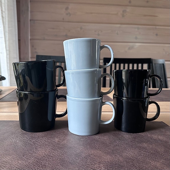 Iittala Teema-mukit musta ja harmaa